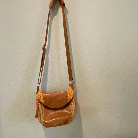 The Sak Leather Crossbody Hobo Style Brown & Coral Summer Purse Bag - Picture 3 of 15